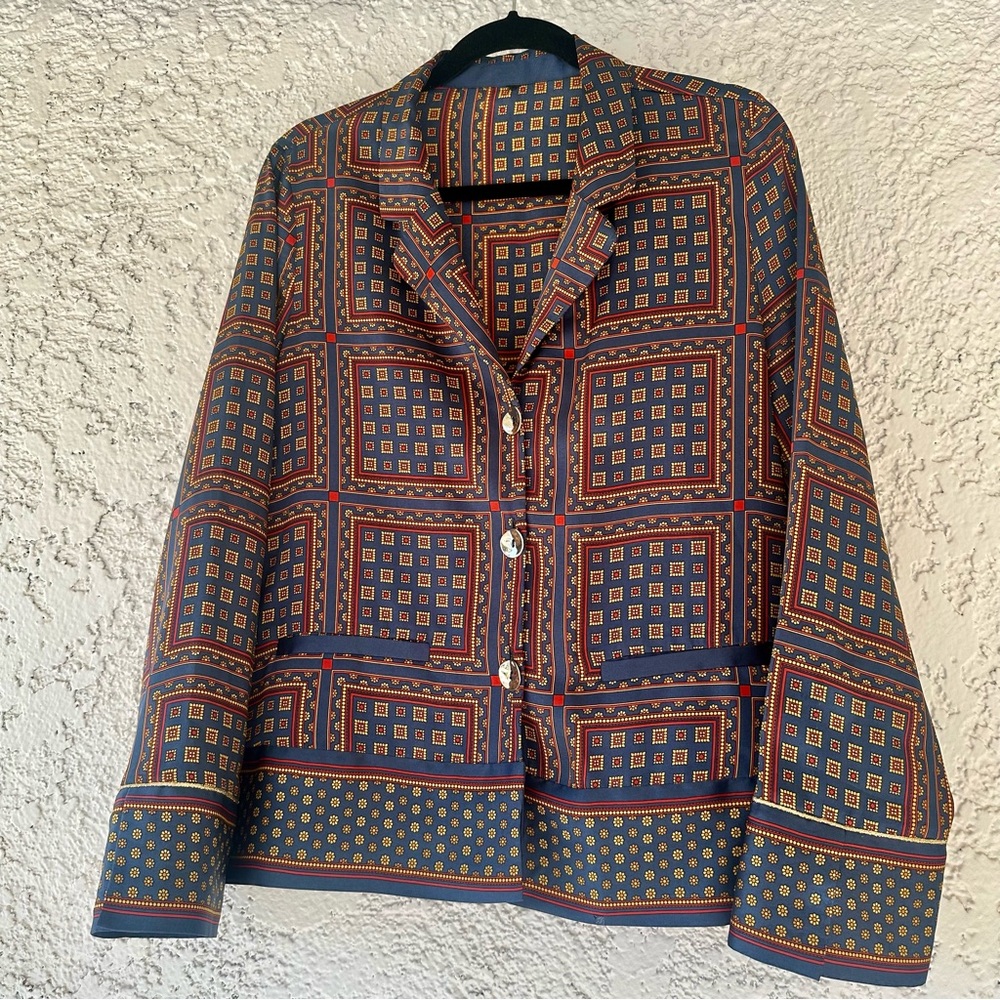 Elegant Patterned Women's Top